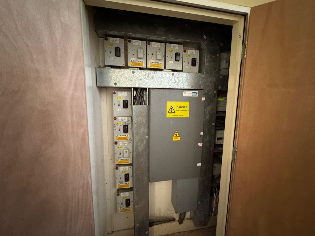 42 Forest Road West, Nottingham, NG7 4EQ