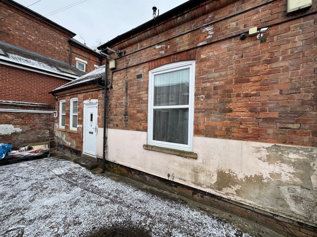 42 Forest Road West, Nottingham, NG7 4EQ