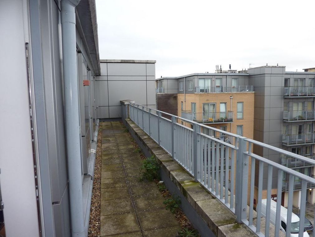 Flat 66 Domus Court, 23 Fortune Avenue, Edgware, Middlesex, HA8 0FJ