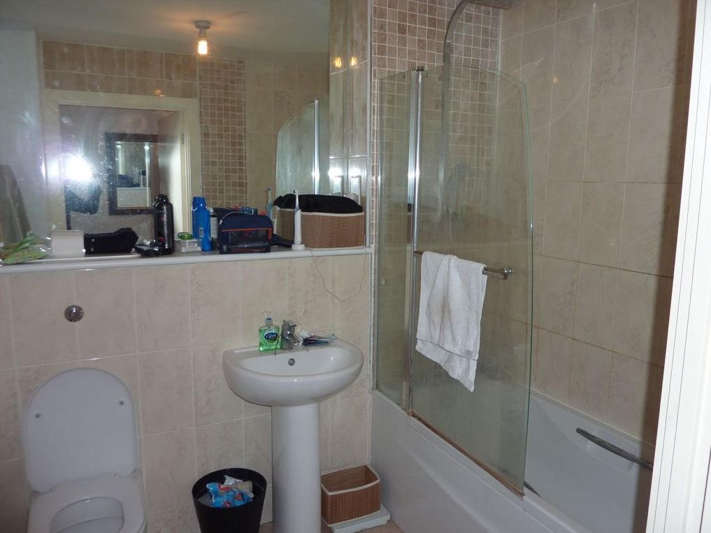 Flat 66 Domus Court, 23 Fortune Avenue, Edgware, Middlesex, HA8 0FJ