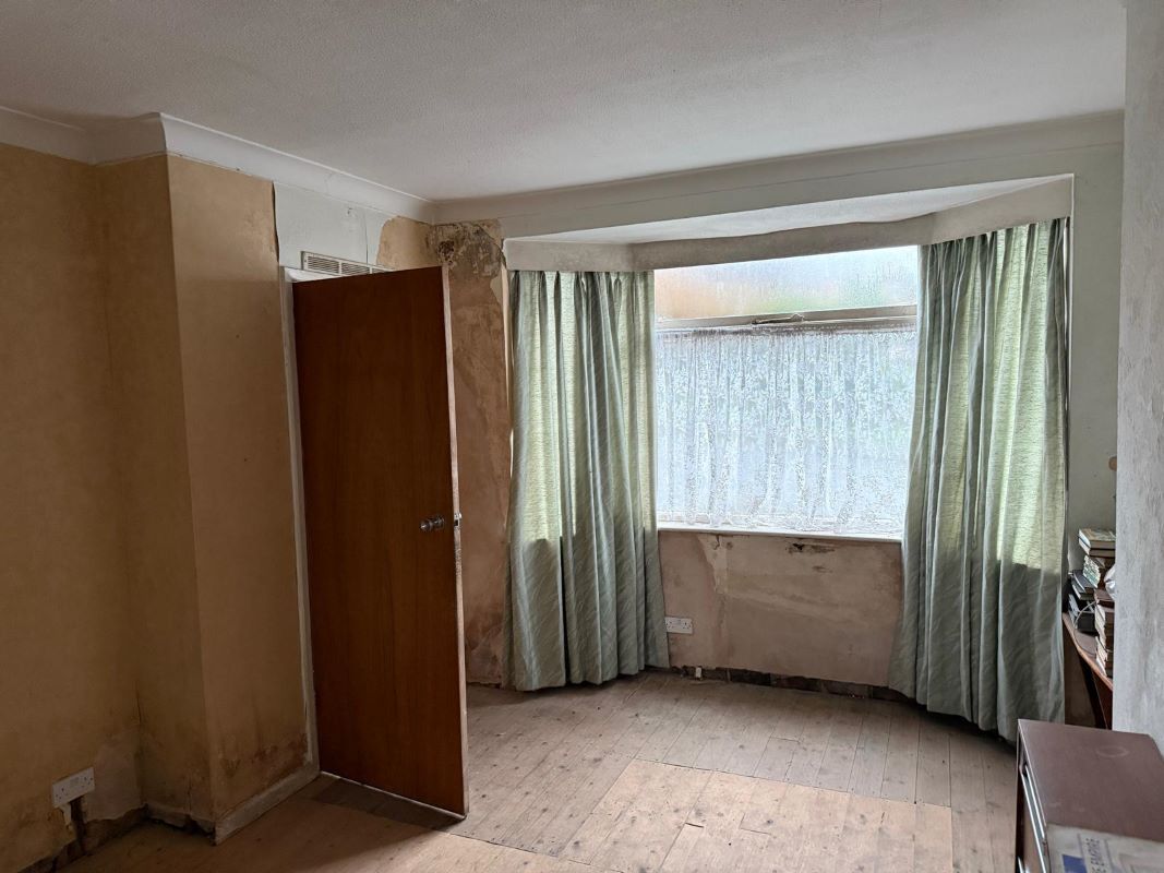 54 Buxton Avenue, Carlton, Nottingham, NG4 3RS