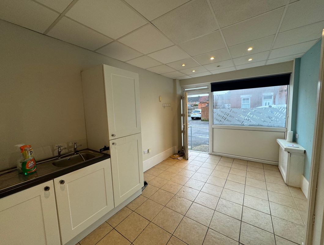 106/106A Burton Road & 1 Willow Road, Carlton, Nottingham, NG4 3BG