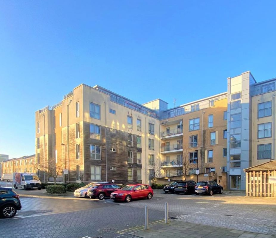 Flat 66 Domus Court, 23 Fortune Avenue, Edgware, Middlesex, HA8 0FJ