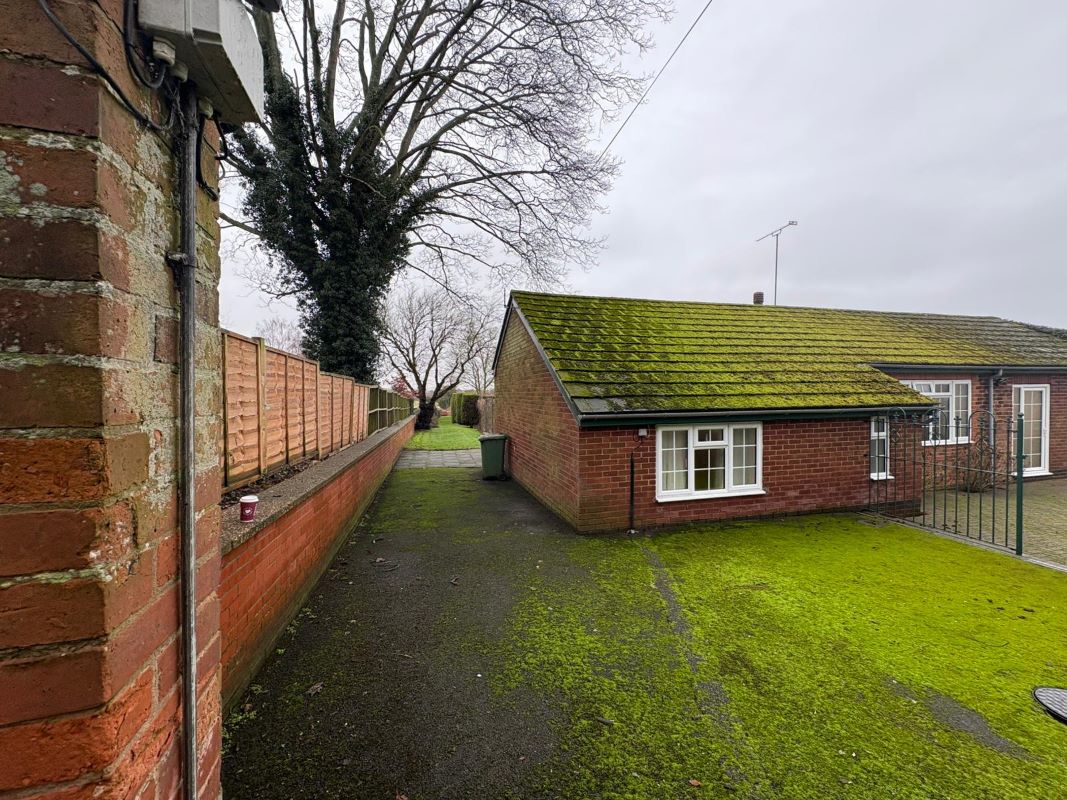 Welham Hall, Main Street, Welham, Retford, Nottinghamshire, DN22 0SH