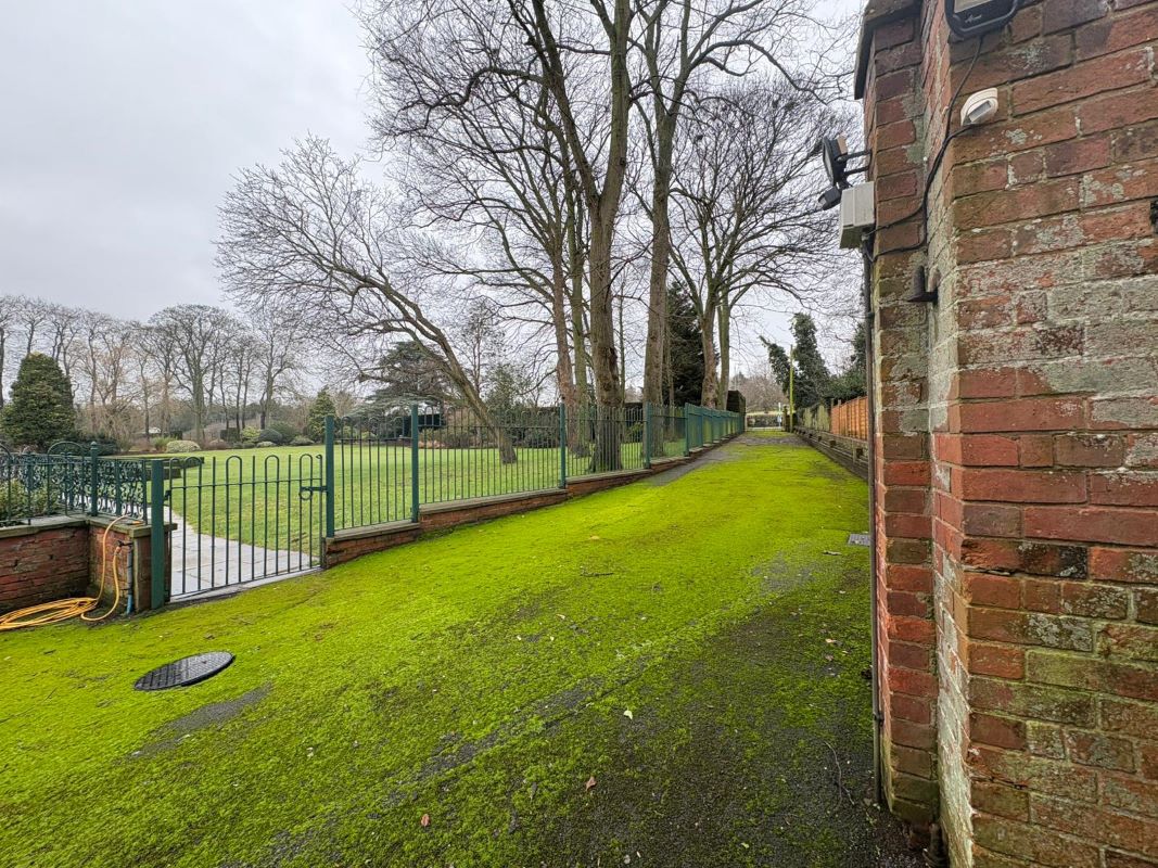 Welham Hall, Main Street, Welham, Retford, Nottinghamshire, DN22 0SH