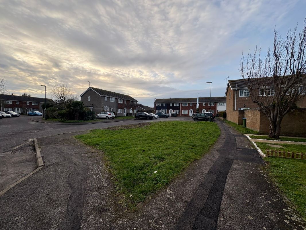 Land & Parking, Compton Drive, Bognor Regis, PO22 6QW