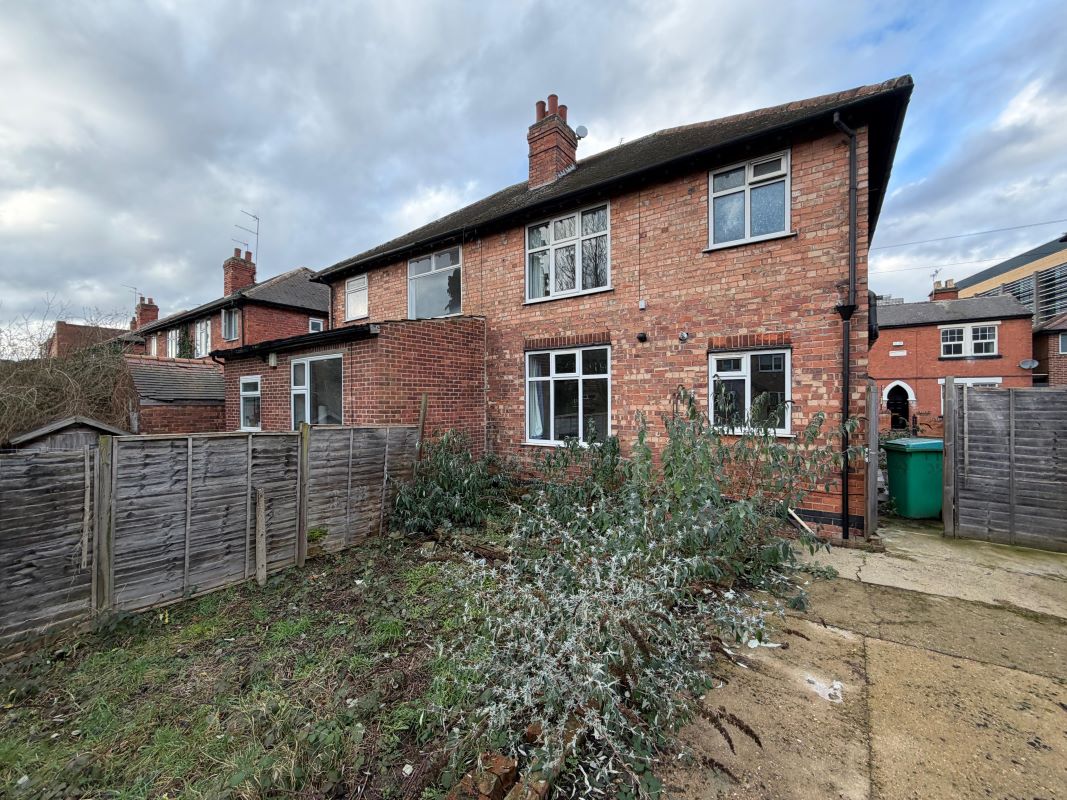 37 Highfield Road, Dunkirk, Nottingham, NG7 2JE