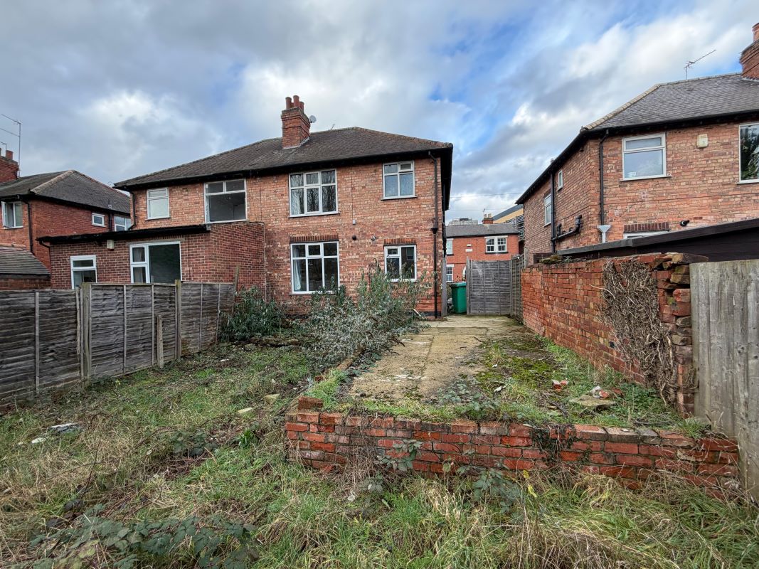 37 Highfield Road, Dunkirk, Nottingham, NG7 2JE