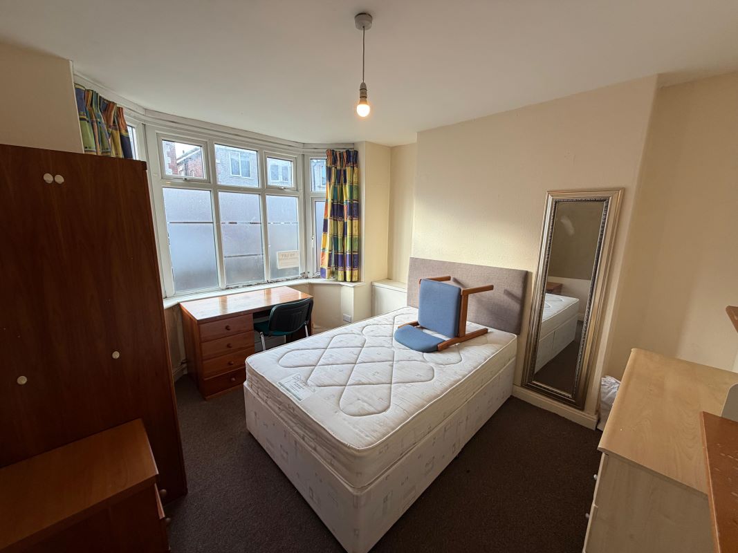 54 Lace Street, Nottingham, NG7 2JG