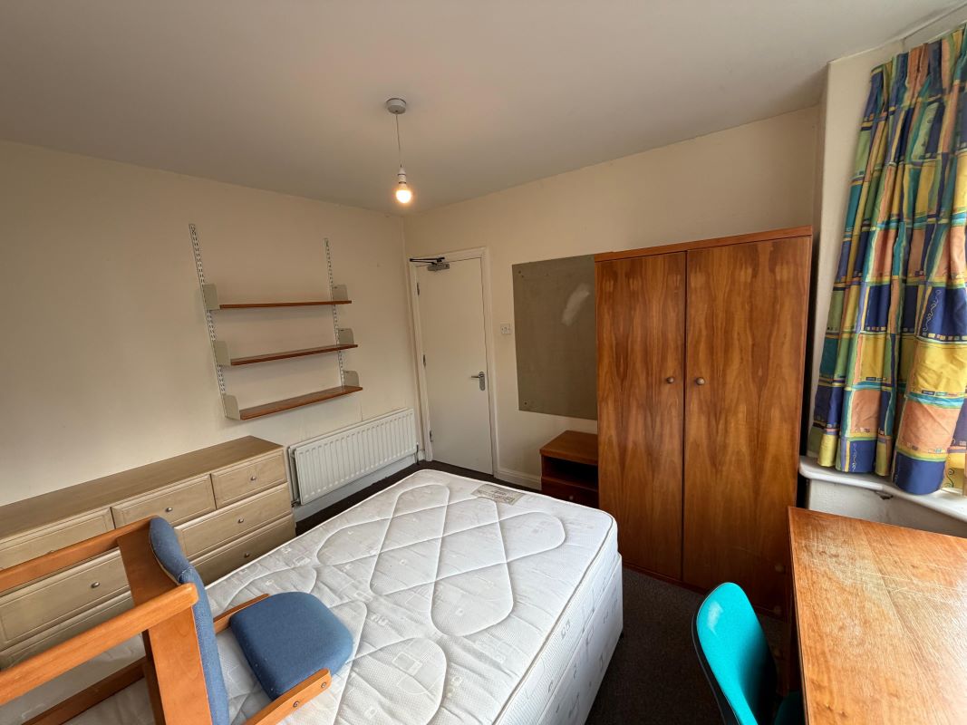 54 Lace Street, Nottingham, NG7 2JG