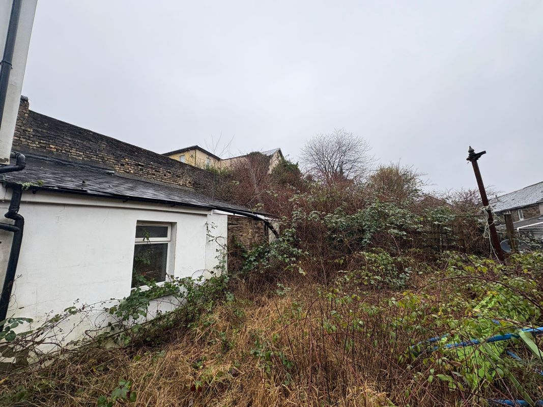 Land to the rear 18-19 Cross Street, Aberdare, CF44 7EG