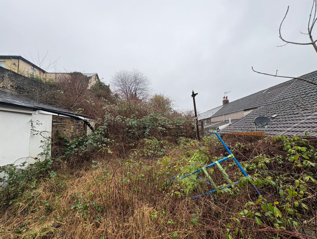 Land to the rear 18-19 Cross Street, Aberdare, CF44 7EG