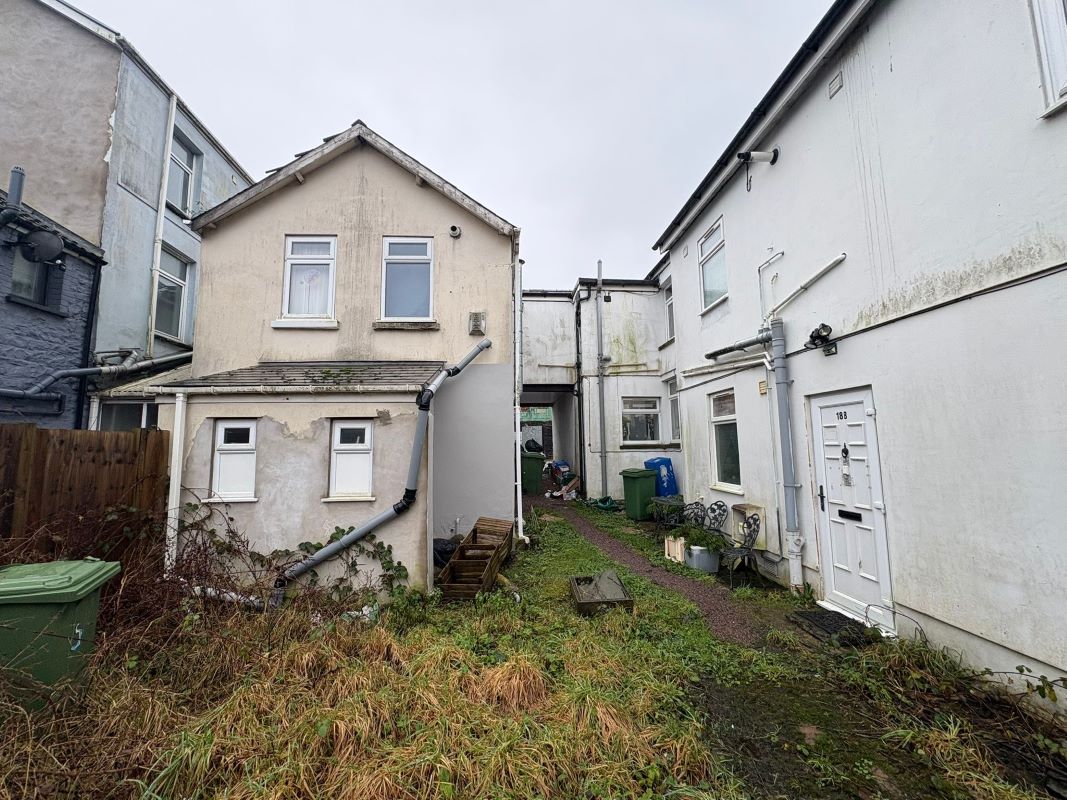 Land to the rear 18-19 Cross Street, Aberdare, CF44 7EG