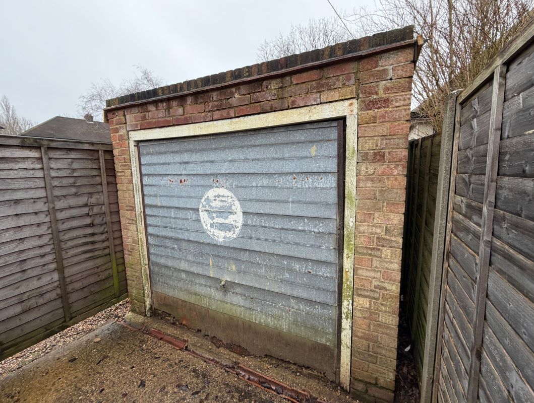 Garage & Parking Strangeways, Watford, Hertfordshire, WD17 4SR