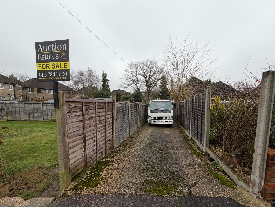 Garage & Parking Strangeways, Watford, Hertfordshire, WD17 4SR