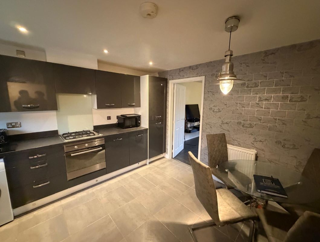 6 Kendale Grove, Nottingham, NG3 3BA