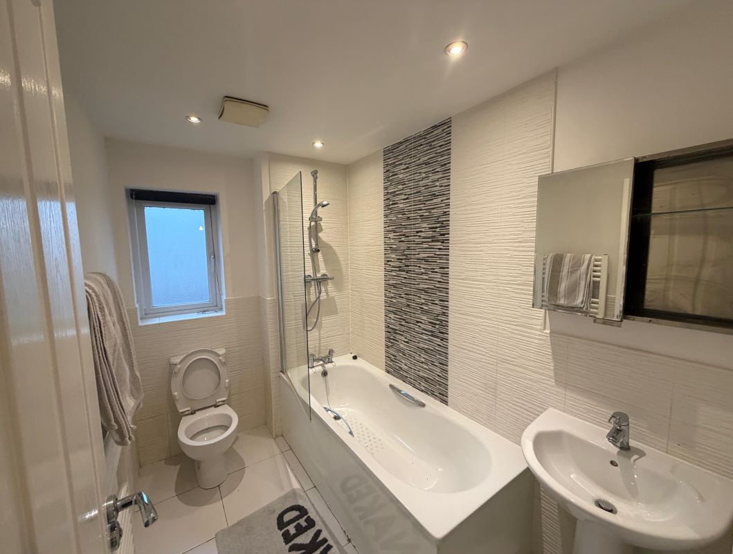 6 Kendale Grove, Nottingham, NG3 3BA