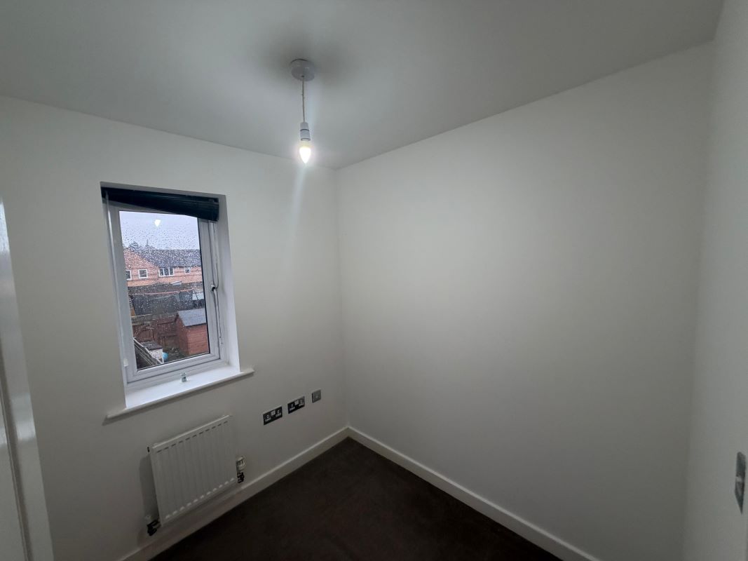 6 Kendale Grove, Nottingham, NG3 3BA