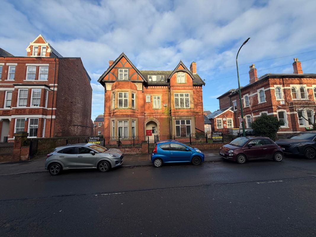 42 Forest Road West, Nottingham, NG7 4EQ