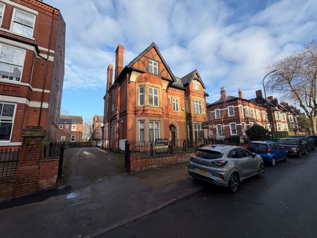 42 Forest Road West, Nottingham, NG7 4EQ