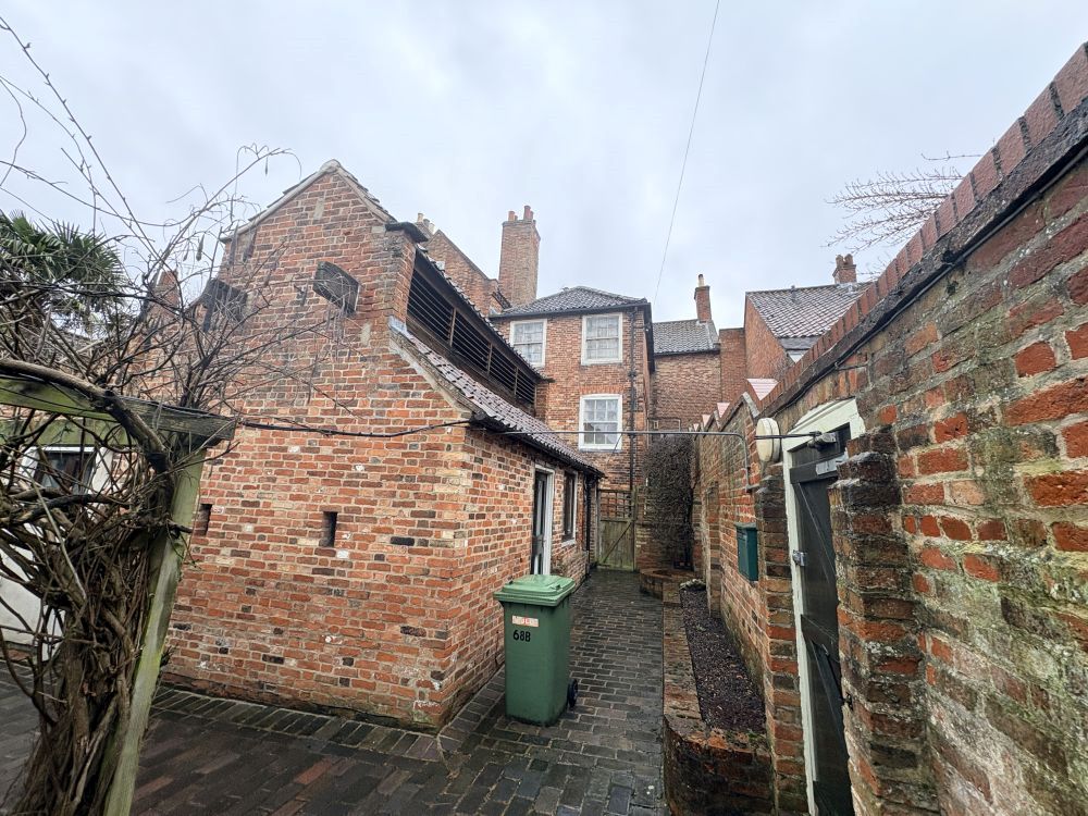 64, 66, 68 (A,B,C) Castle Gate, Newark, Nottinghamshire, NG24 1BG