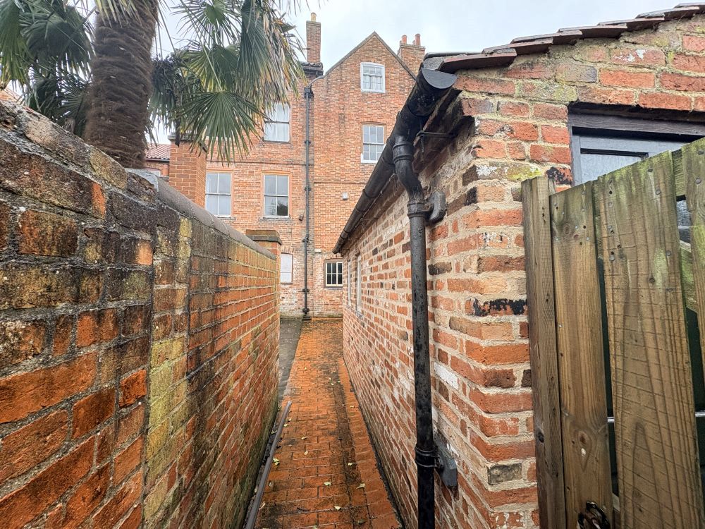 64, 66, 68 (A,B,C) Castle Gate, Newark, Nottinghamshire, NG24 1BG