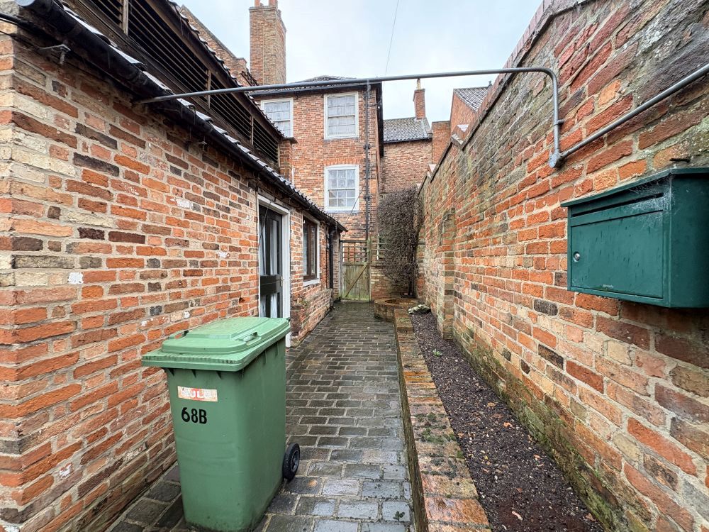 64, 66, 68 (A,B,C) Castle Gate, Newark, Nottinghamshire, NG24 1BG