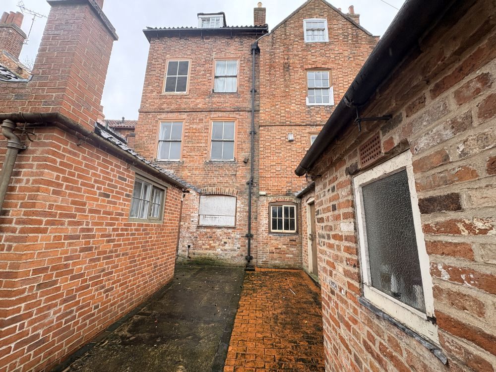 64, 66, 68 (A,B,C) Castle Gate, Newark, Nottinghamshire, NG24 1BG