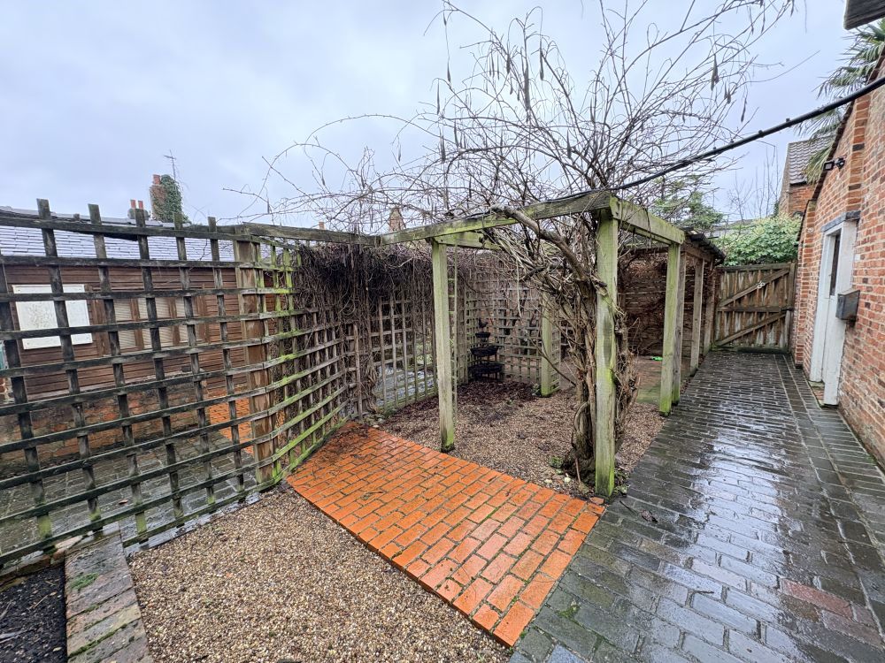 64, 66, 68 (A,B,C) Castle Gate, Newark, Nottinghamshire, NG24 1BG