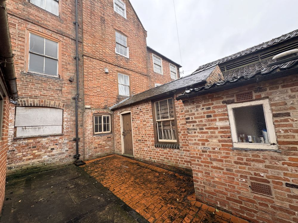 64, 66, 68 (A,B,C) Castle Gate, Newark, Nottinghamshire, NG24 1BG