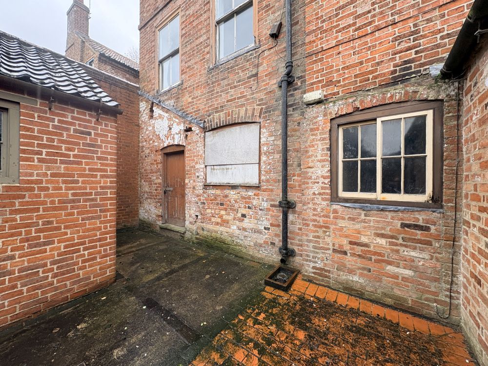 64, 66, 68 (A,B,C) Castle Gate, Newark, Nottinghamshire, NG24 1BG