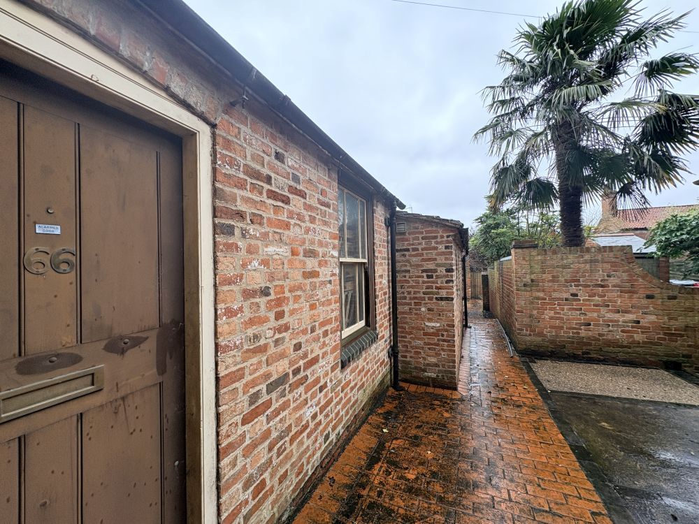 64, 66, 68 (A,B,C) Castle Gate, Newark, Nottinghamshire, NG24 1BG