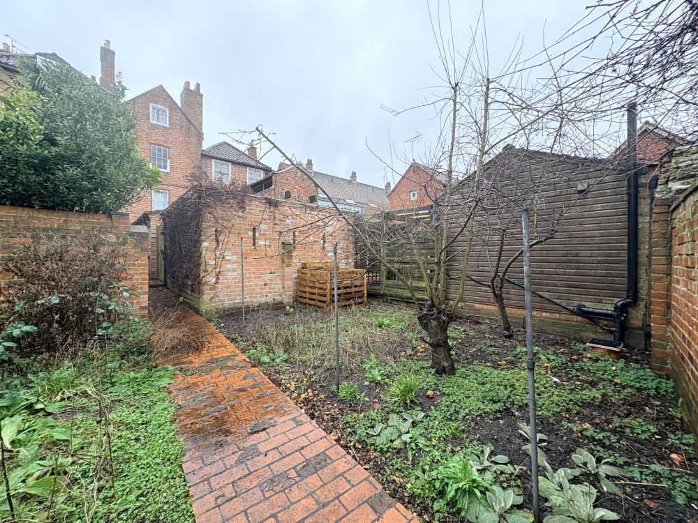 64, 66, 68 (A,B,C) Castle Gate, Newark, Nottinghamshire, NG24 1BG