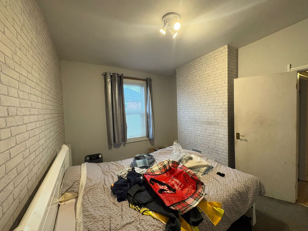 106/106A Burton Road & 1 Willow Road, Carlton, Nottingham, NG4 3BG