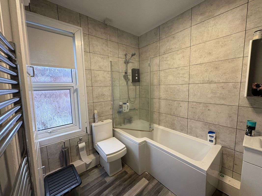 106/106A Burton Road & 1 Willow Road, Carlton, Nottingham, NG4 3BG