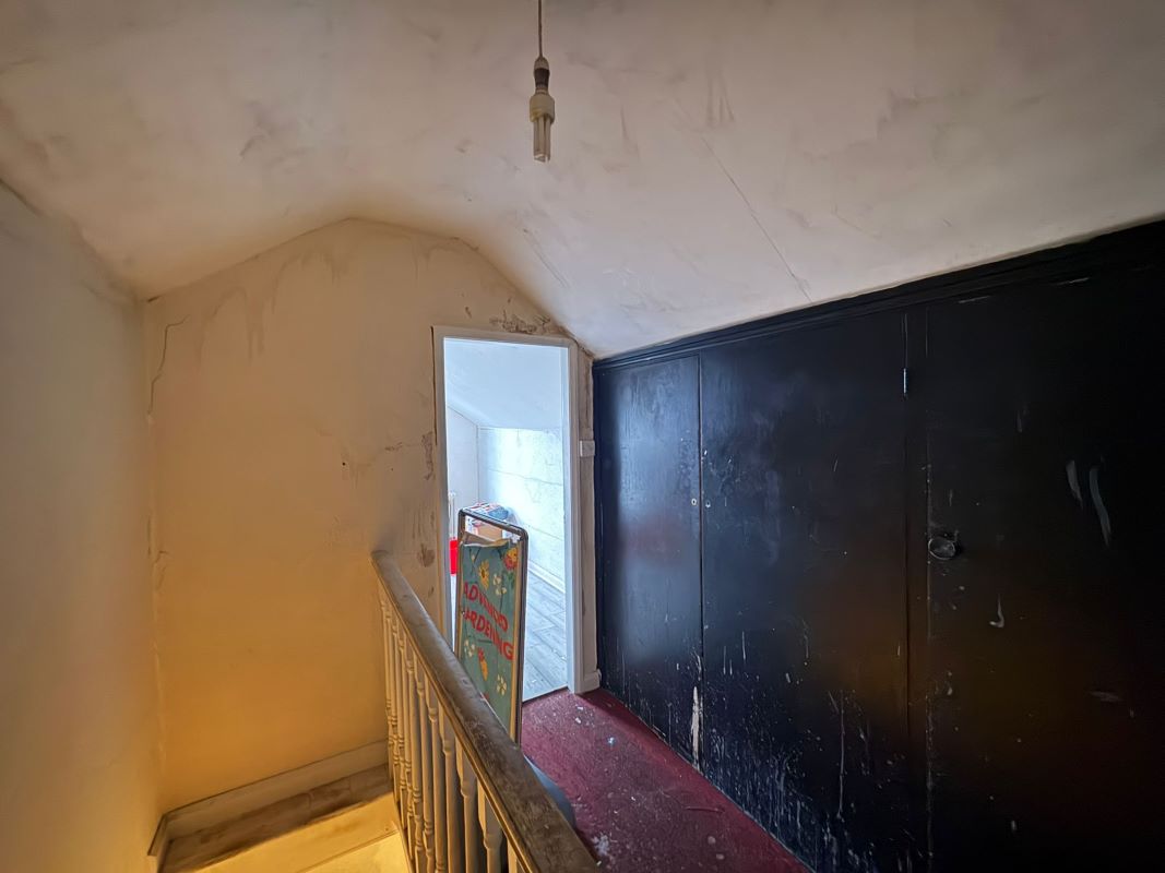 106/106A Burton Road & 1 Willow Road, Carlton, Nottingham, NG4 3BG