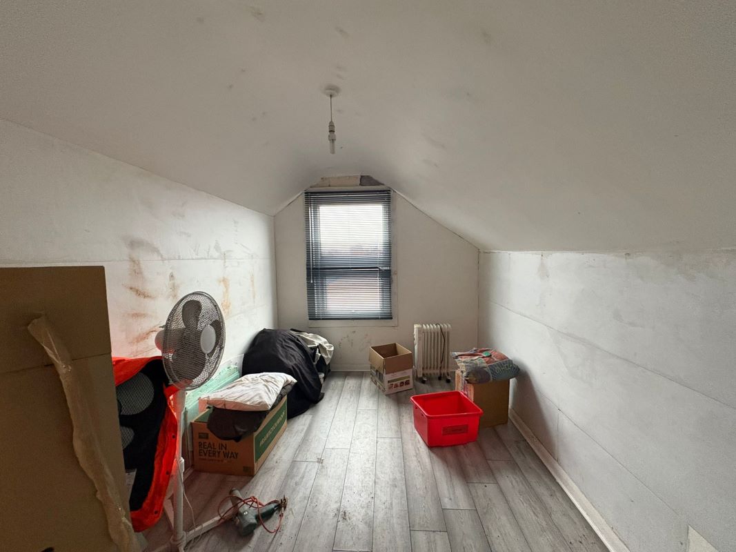 106/106A Burton Road & 1 Willow Road, Carlton, Nottingham, NG4 3BG