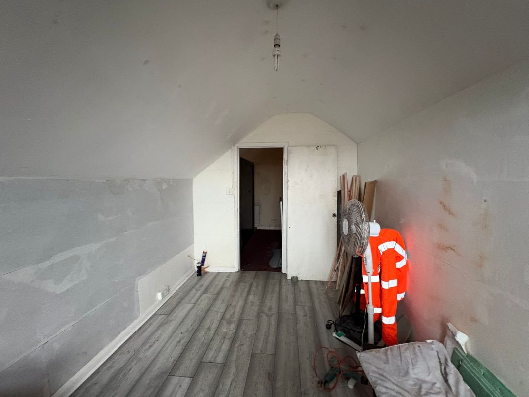 106/106A Burton Road & 1 Willow Road, Carlton, Nottingham, NG4 3BG