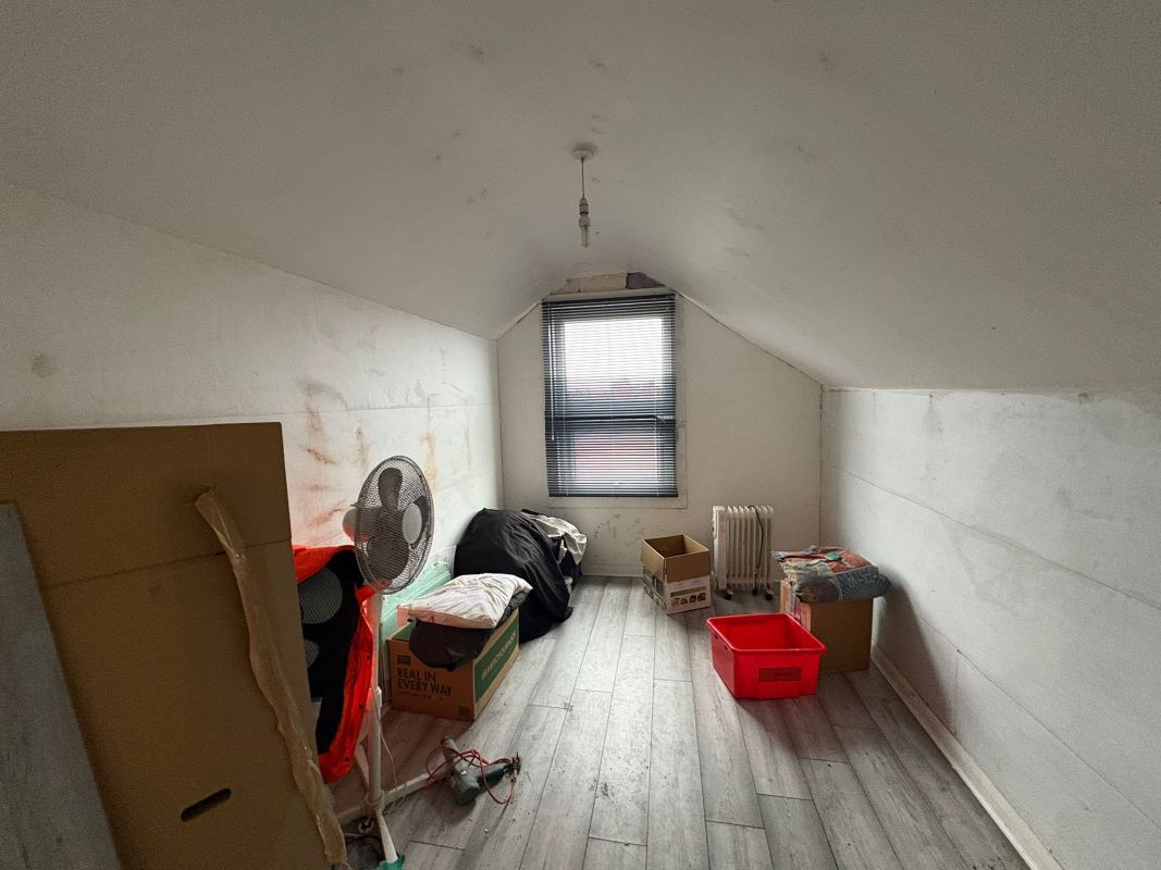 106/106A Burton Road & 1 Willow Road, Carlton, Nottingham, NG4 3BG