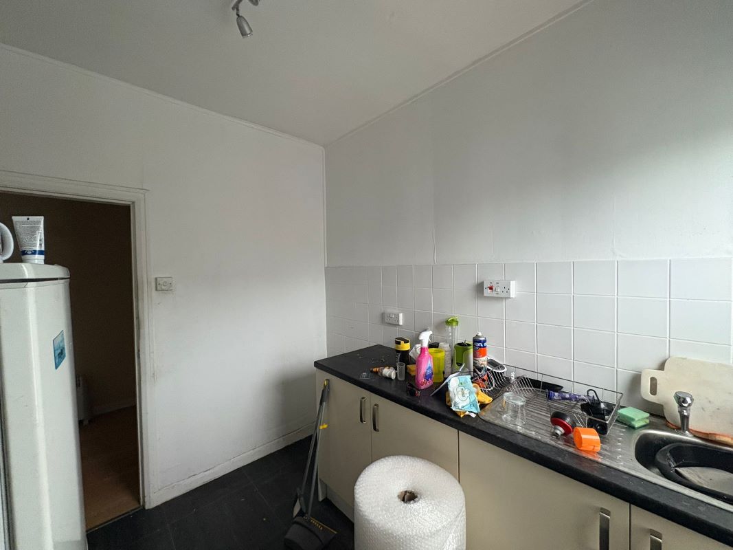 106/106A Burton Road & 1 Willow Road, Carlton, Nottingham, NG4 3BG