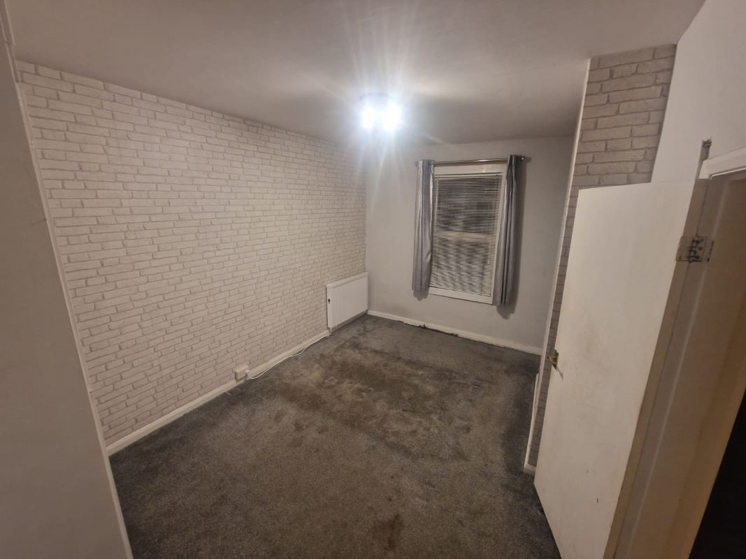 106/106A Burton Road & 1 Willow Road, Carlton, Nottingham, NG4 3BG