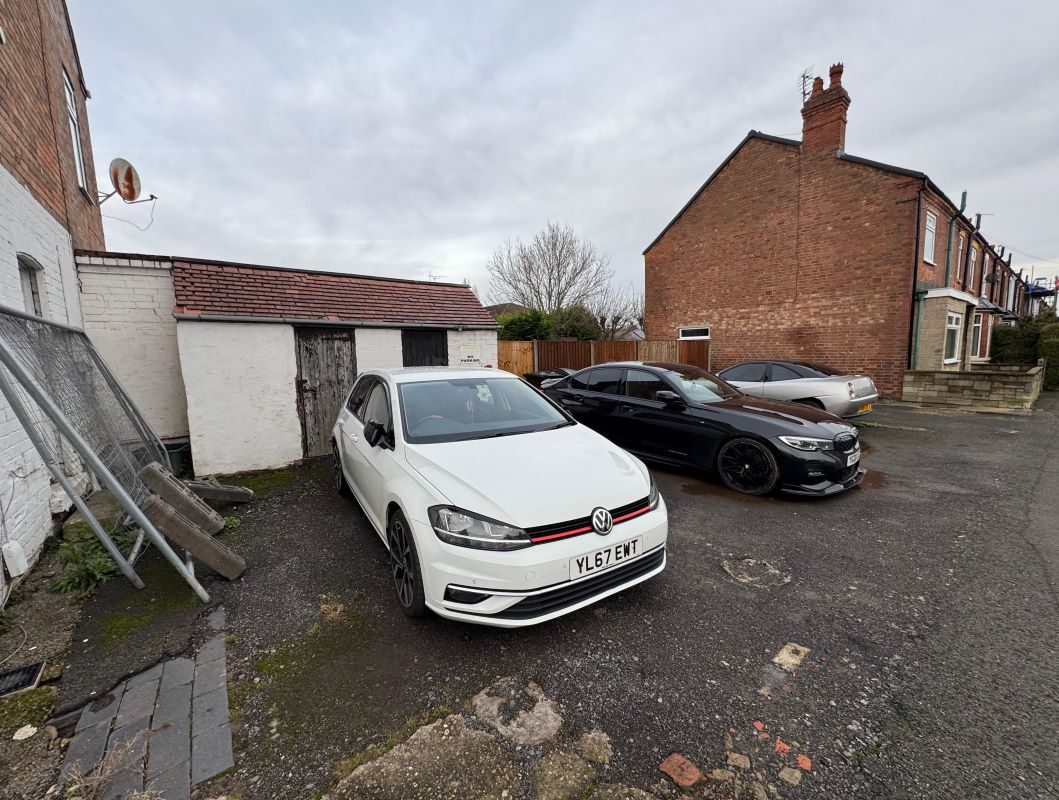 106/106A Burton Road & 1 Willow Road, Carlton, Nottingham, NG4 3BG