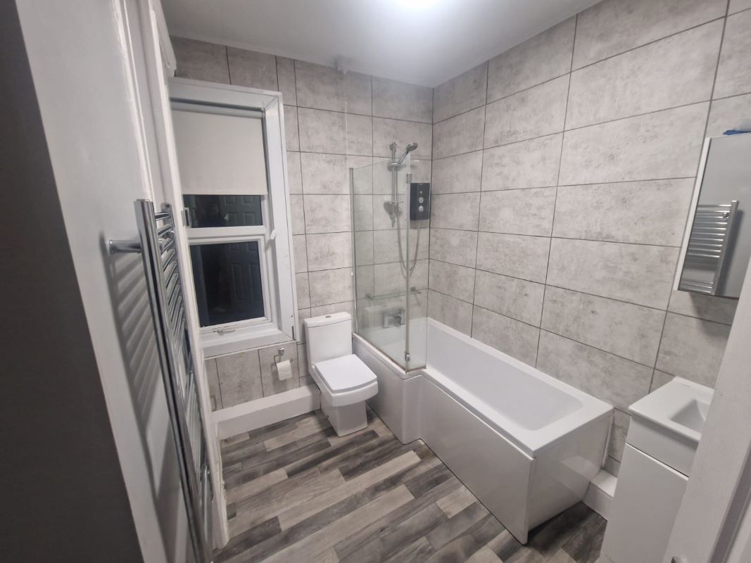 106/106A Burton Road & 1 Willow Road, Carlton, Nottingham, NG4 3BG