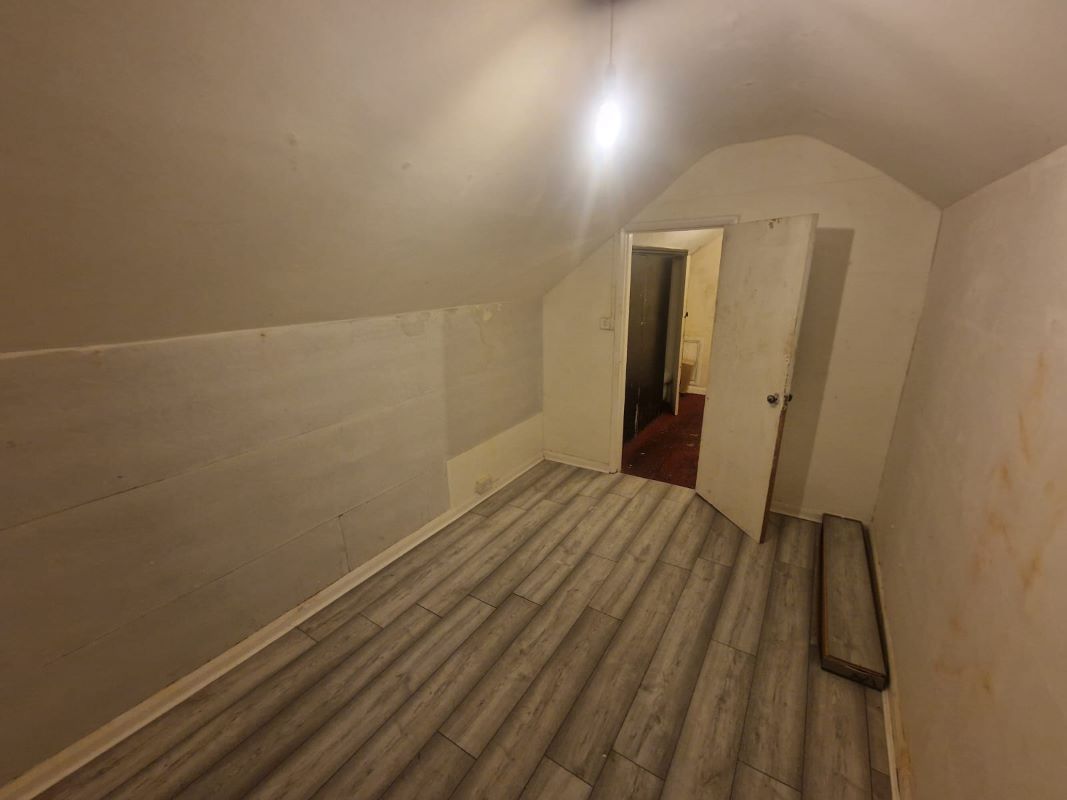 106/106A Burton Road & 1 Willow Road, Carlton, Nottingham, NG4 3BG