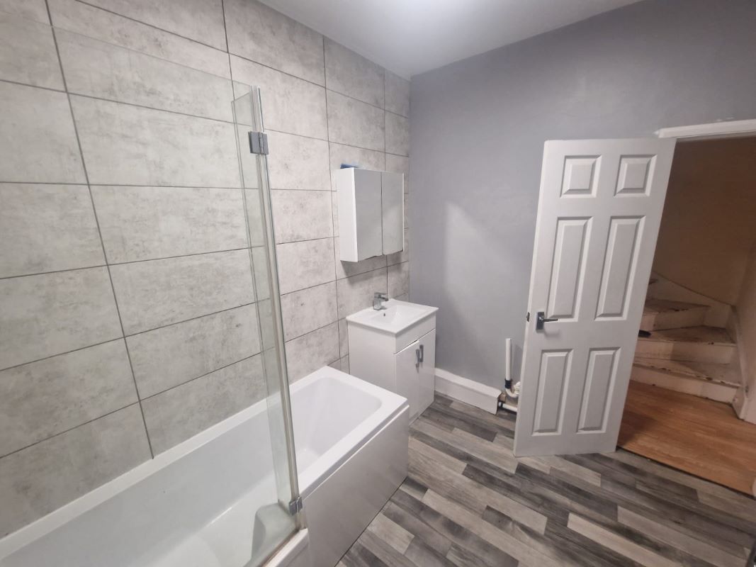 106/106A Burton Road & 1 Willow Road, Carlton, Nottingham, NG4 3BG