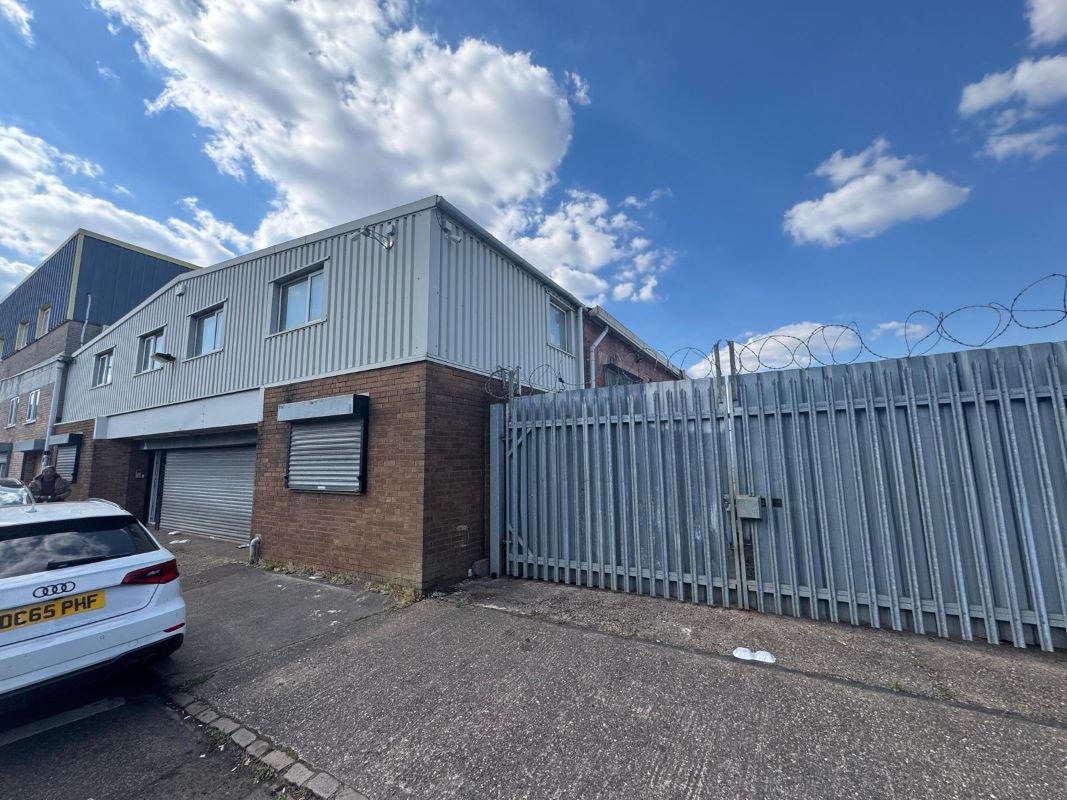 15A Buttress Way, Smethwick, West Midlands, B66 3DL