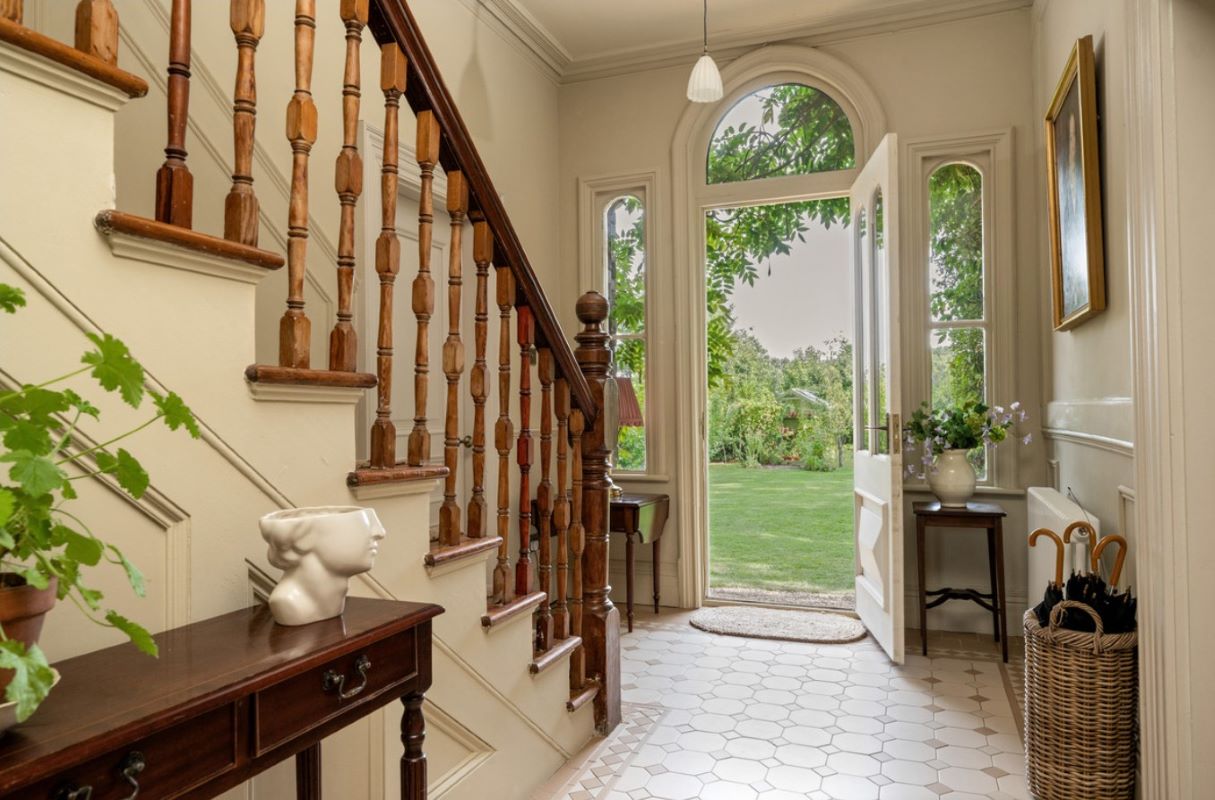 2 Lee Road, Burton Joyce, Nottingham, NG14 5GP