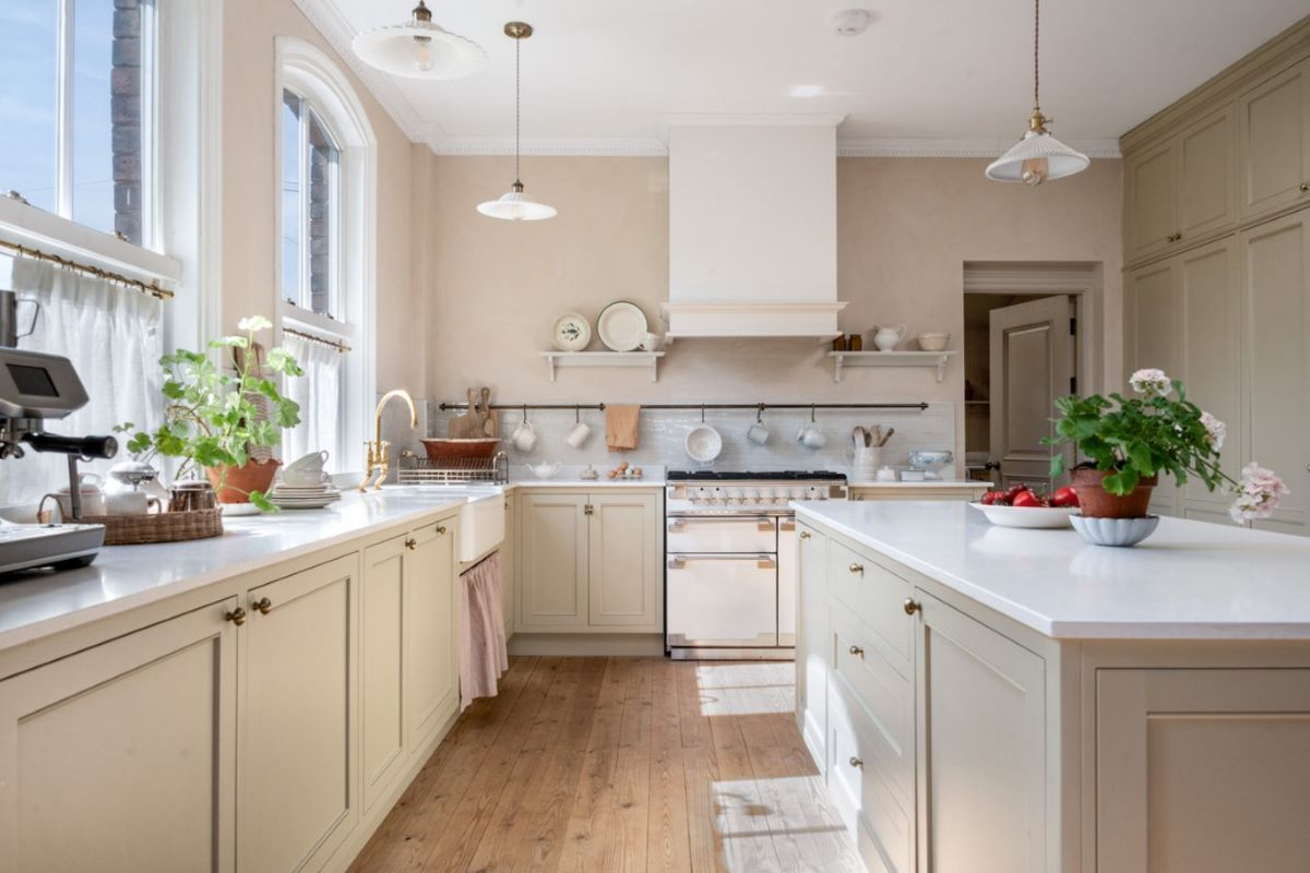 2 Lee Road, Burton Joyce, Nottingham, NG14 5GP