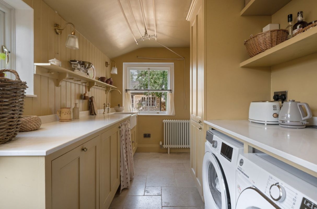 2 Lee Road, Burton Joyce, Nottingham, NG14 5GP