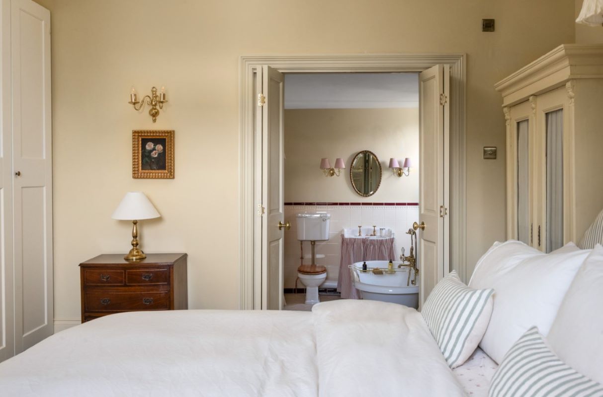 2 Lee Road, Burton Joyce, Nottingham, NG14 5GP